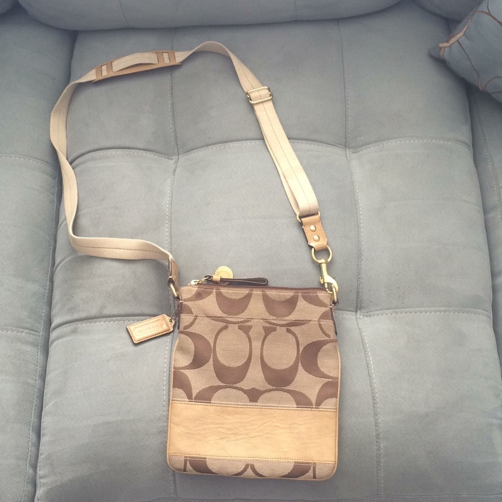 Authentic Coach side purse